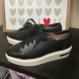 Linea Paolo Kendra platform black shoe. Brand new size 8